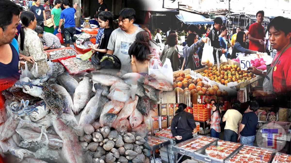 คึกคัก!! ประชาชนแห่ซื้อหาของสดเพื่อนำกลับไปทำอาหารกินกับครอบครัวในเทศกาลปีใหม่แน่นตลาดแทบแตก..!!!
