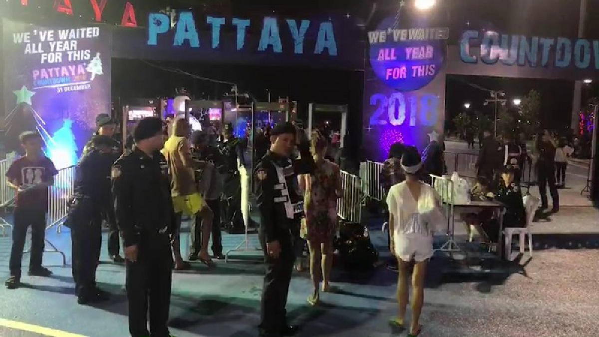 นักท่องเที่ยวแห่เที่ยวงาน Pattaya Countdown 2018 ท่ามกลางการคุมเข้มของจนท. (มีคลิป)