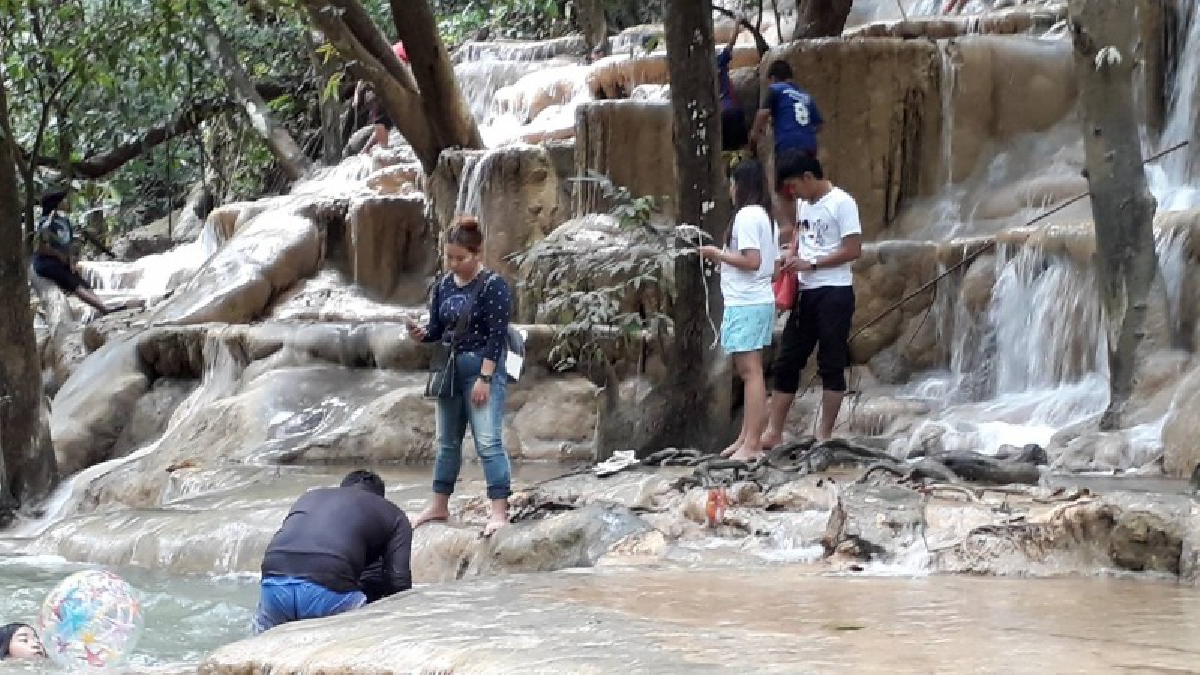 สุดคึกคัก!! เที่ยวประหยัดใกล้บ้าน น้ำตกล่องแก่งคึกคัก เหมาะสุดๆ พาครอบครัวเที่ยวแบบอบอุ่น..!!
