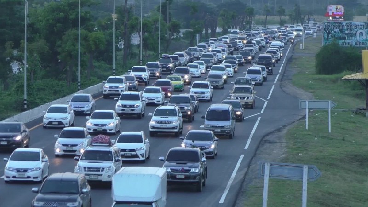ปชช.แห่กลับเข้ากรุงเทพ สายเอเชียรถติดยาวตั้งแต่ชัยนาทยันสิงห์บุรี