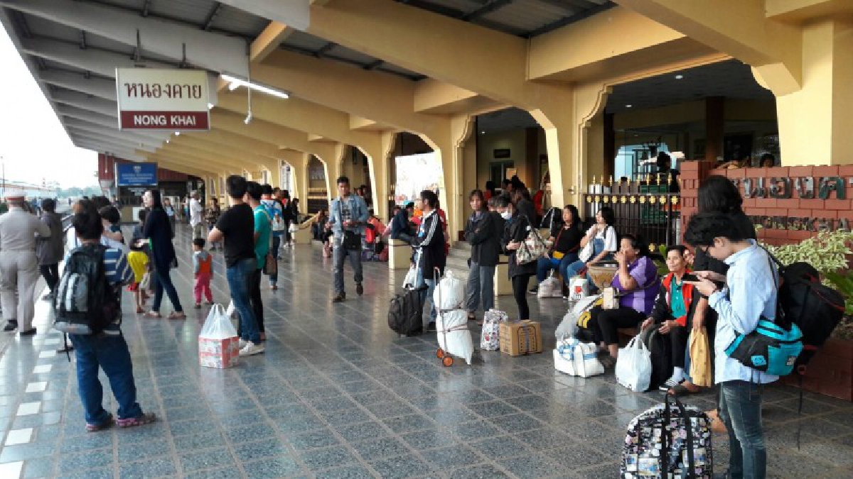 สถานีรถไฟ-ขนส่งหนองคายคึกคัก..!! ประชาชนชาวหนองคาย ชาวลาวและนักท่องเที่ยว ทยอยเดินทางกลับเข้าทำงาน หลังหยุดยาวปีใหม่ (มีคลิป)
