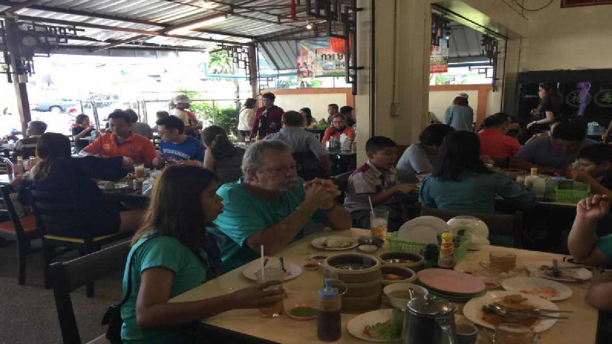 สุดคึกคักรับปีใหม่ !! ร้านติ่มซำ เมืองตรัง ยิ้มร่า ลูกค้า ไทย จีน มาเลเซียแห่ใช้บริการแน่น รับปีใหม่
