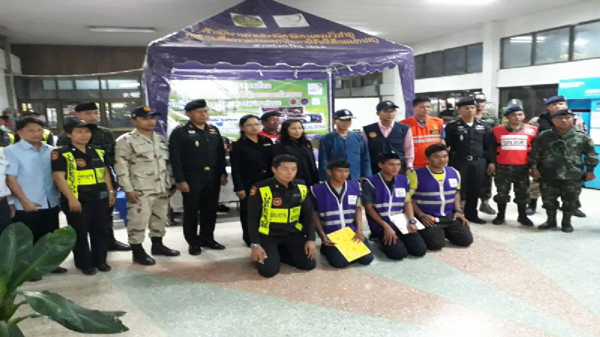 เอาจริง..!! ทหารร่วมหน่วยงานที่เกี่ยวข้อง ตรวจเข้มหาสารเสพติดคนขับรถสาธารณะ หวั่นอาจทำให้เกิดอุบัติเหตุ