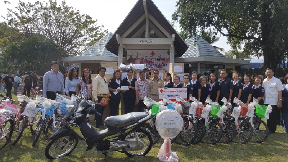 ชาวสุพรรณบุรี น้อมรำลึกพระมหากรุณาธิคุณสมเด็จพระนเรศวรมหาราช จัดชนช้างจริงยิ่งใหญ่ น้ำใจชาวสุพรรณฯ แห่บริจาคสิ่งของงานกาชาด (คลิป)