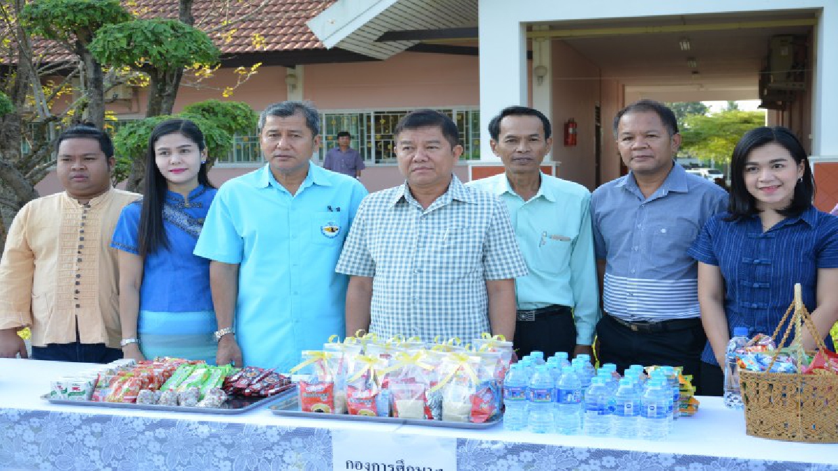 ฤกษ์งามยามดี อบจ.กำแพงเพชร จัดพิธีทำบุญตักบาตรรับปีใหม่สุขใจทั่วหน้า เอาฤกษ์เอาชัยรับใช้พี่น้องชาวกำแพงเพชร พร้อมจัดแข่งกีฬาเพื่อสุขภาพ
