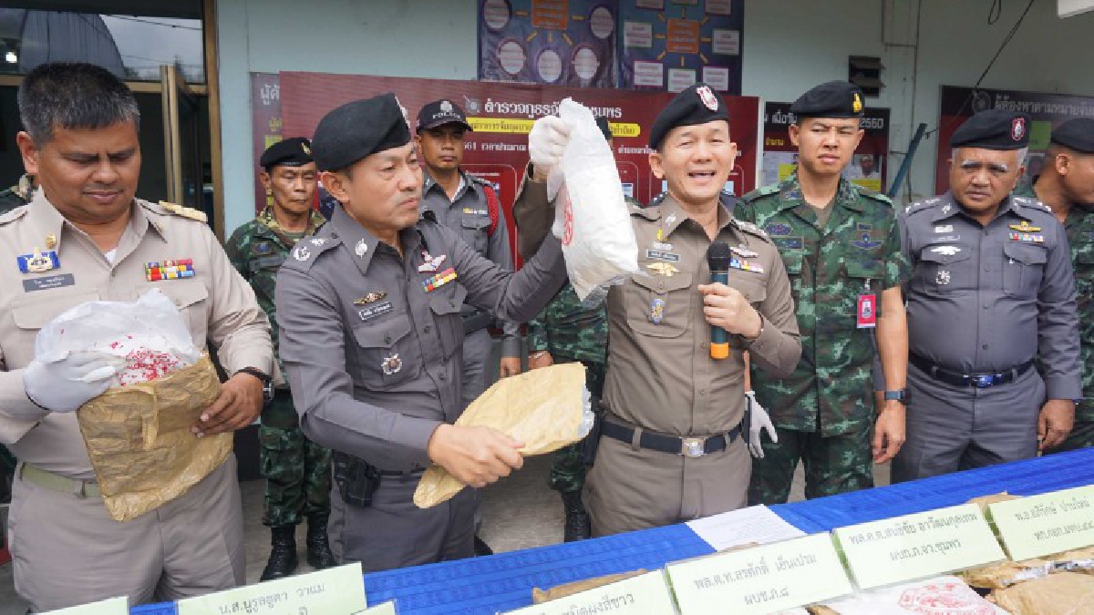 ทหารชุมพรรวบเฮโรอีน คาด่านกว่า 25 ล้าน! จากแม่สายสู่ 3 จว.ใต้ เร่งง้างปาก..หวั่นพัวพันกลุ่มก่อความไม่สงบ!!? (ชมคลิป)