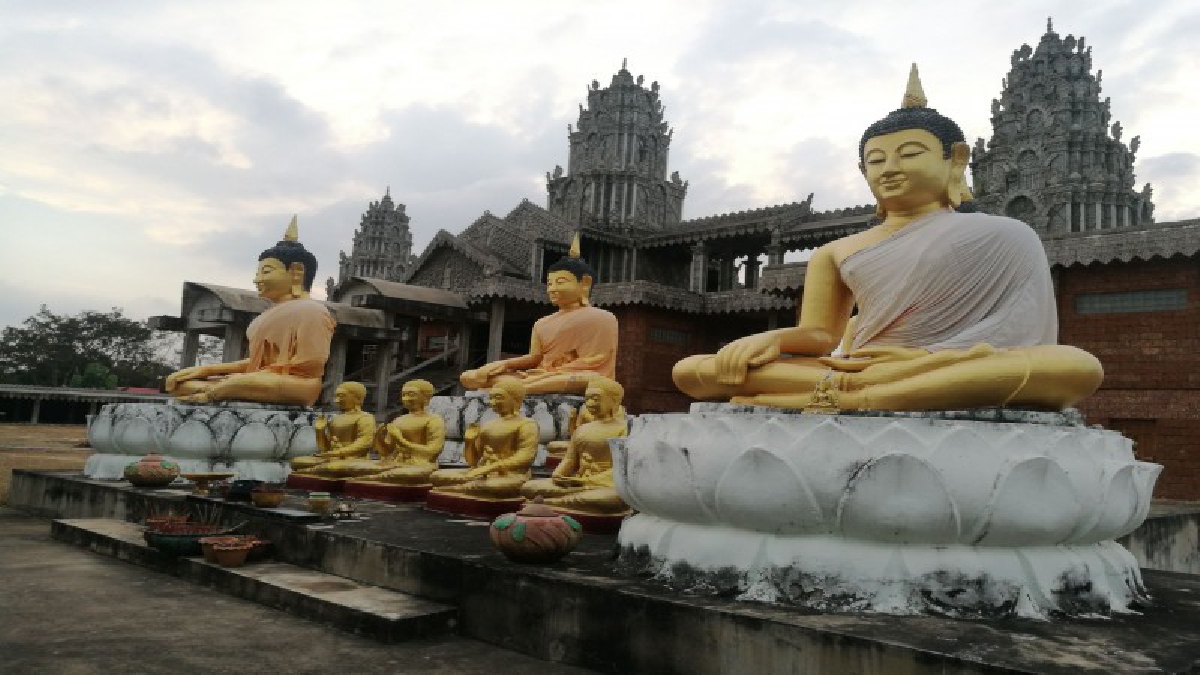 เที่ยววิถีไทยวิถีพุทธไหว้พระดินแดนอารยะธรรมปรางค์ล้ำยุค พระธาตุพนมผสมศิลปะนครวัด ดื่มด่ำธรรมชาติอันซีนที่ &ldquo;ผาจำเนียง&rdquo; สวยมหัศจรรย์..!!