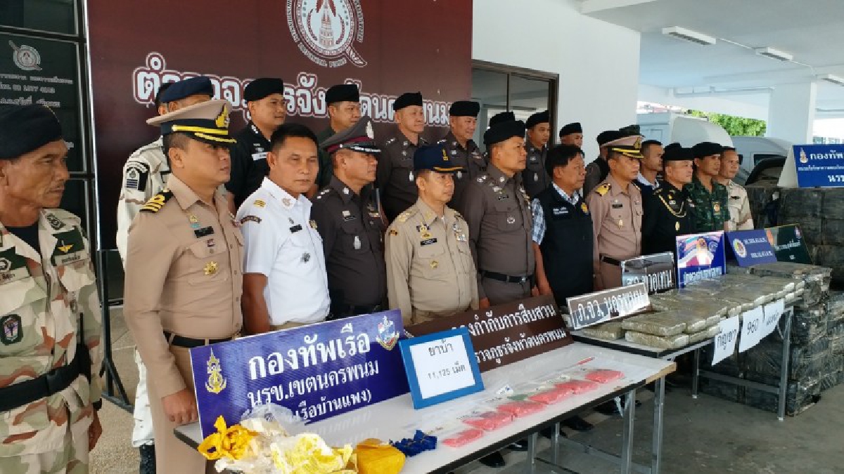 ผลงานดีต่อเนื่อง!! ตำรวจ ทหาร ฝ่ายปกครอง แถลงข่าว ยาบ้า กัญชา ของกลางเพียบ (มีคลิป)