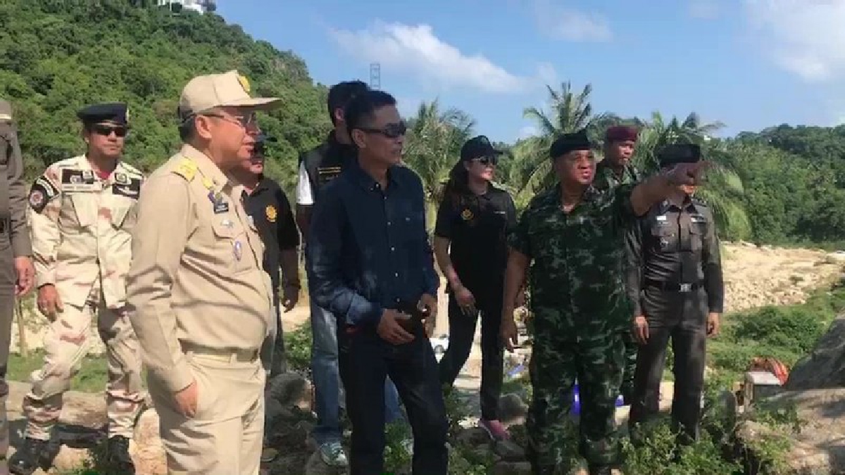 ผู้ว่าฯลงพื้นที่เกาะเต่า ดูปัญหากองขยะขนาดใหญ่ที่ตกค้างไม่ได้กำจัดภายหลังเตาเผาไม่สามารถเดินเครื่องได้ แต่ปัญหากลิ่นเหม็นอย่างรุนแรงได้ลดลง