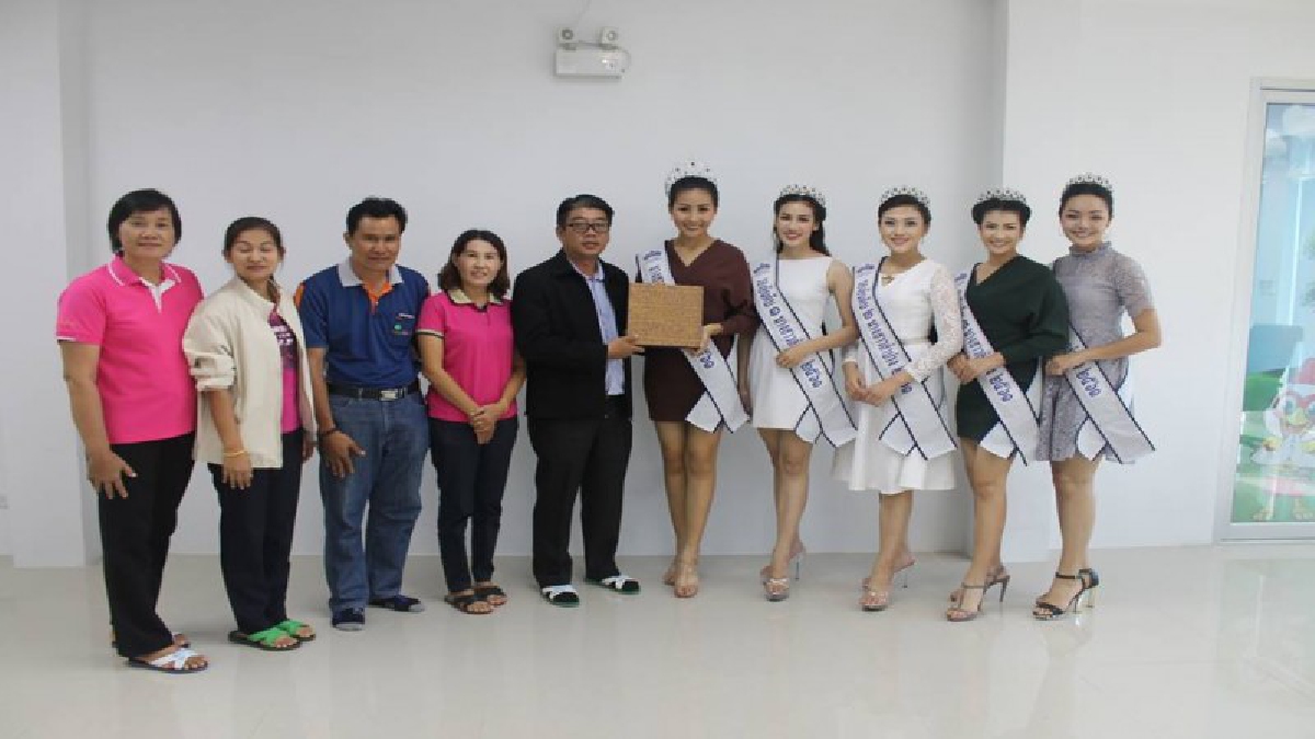 มีวันนี้เพราะพี่ให้.. เหล่าสาวงามผู้ได้รับตำแหน่งในการประกวด”งานฤดูหนาวและของดีนครลำปาง ประจำปี2561”เข้าขอบคุณผู้สนับสนุนหลักอย่างเป็นทางการ