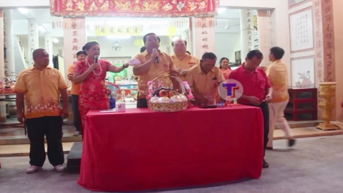 คึกคัก!? มูลนิธิพุทธธรรมสงเคราะห์ บ้านฉาง จัดงานประจำปี และประมูลกระเช้ามงคล และ โคมเต็งลั้ง นำเงินรายได้นี้ใช้ในกิจการสงเคราะห์ของมูลนิธิ