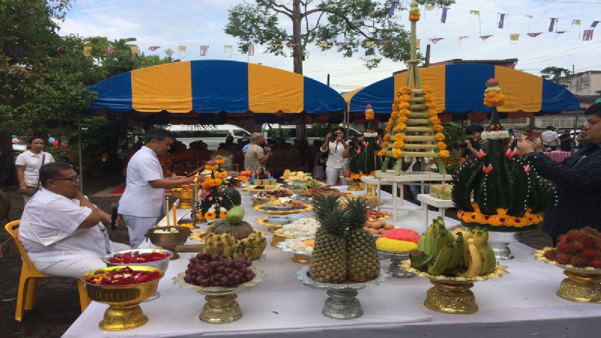 ภูเก็ต!! ประกอบพิธีบวงสรวง ขอขมาสิ่งศักดิ์สิทธิ์วัดพระนางสร้าง ก่อนปรับภูมิทัศน์และเคลื่อนย้ายสิ่งปลูกสร้างที่ไม่เหมาะสม 17 รายการ