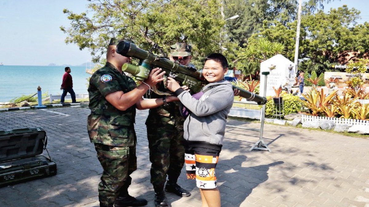 คึกคัก!?หน่วยงานทหารเรือ สัตหีบ จัดงานกิจกรรมวันเด็กแห่งชาติ ปี 2561 มีผูัปกครองนำบุตรหลานมาร่วมงานกันอย่างคึกคัก