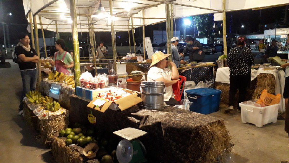 ตลาดอินทรีย์แห่งแรก ทางเลือกใหม่ของคนรักสุขภาพของชาวเชียงใหม่