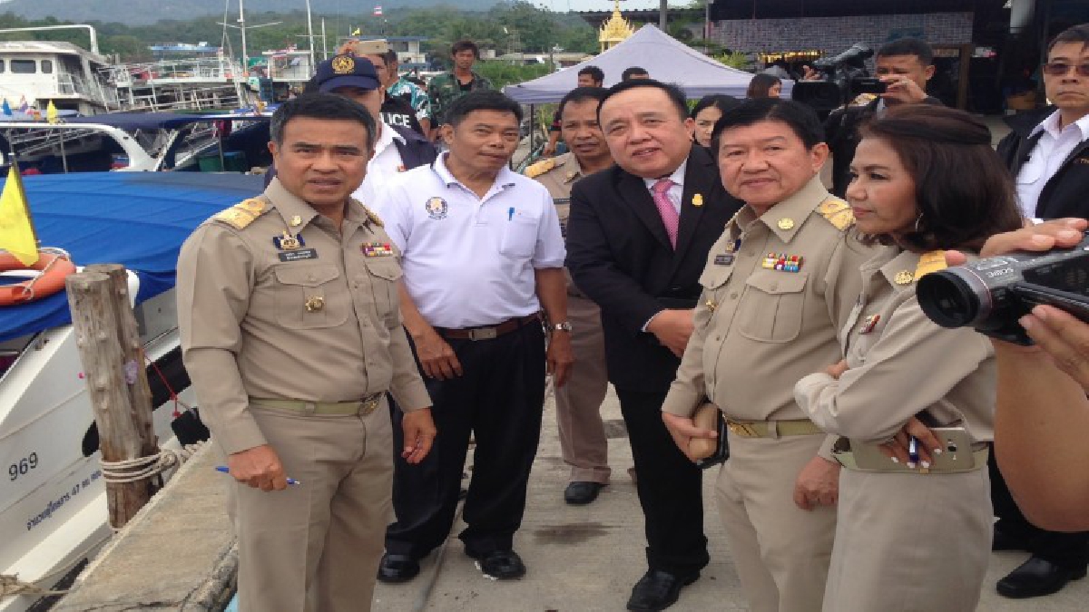ผวจ.ภูเก็ต ประชุมด่วน !! เร่งวางมาตรการเข้ม บริหารจัดการท่าเรือฝากในพื้นที่ จ.ภูเก็ต เพื่อสร้างความปลอดภัยให้กับประชาชนและนักท่องเที่ยว
