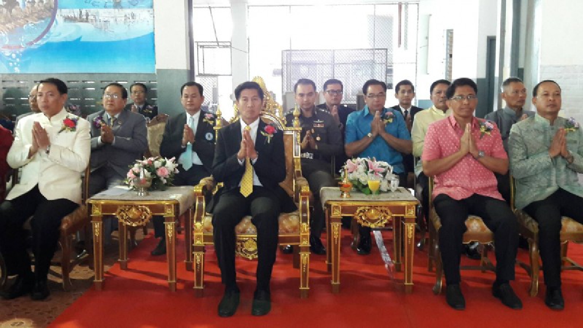 “ศิษย์ดี ก็ด้วยครู มีศรัทธา” ศึกษาธิการจังหวัดหนองคาย จัดงานวันครู ครั้งที่ 62 จังหวัดหนองคายประจำปี 2561 (ชมคลิป)