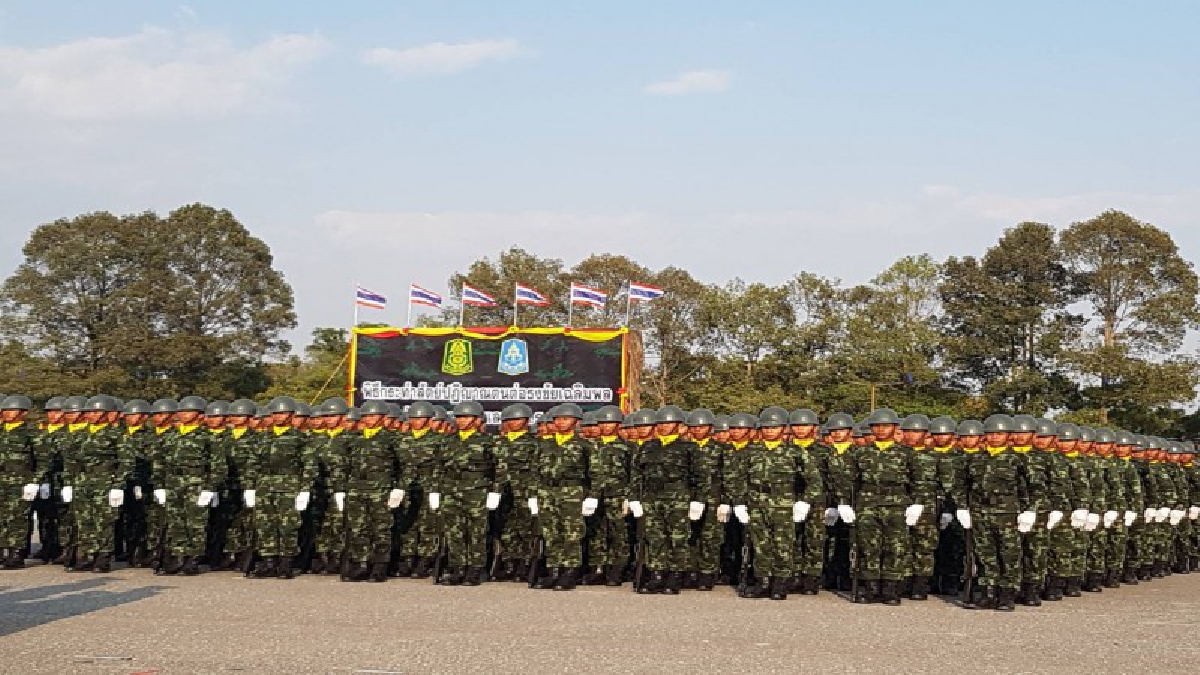 หน่วยทหาร &ldquo;บูรพาพยัคฆ์&rdquo; กองพลทหาราบที่ 2 รักษาพระองค์ (พล ร.2 รอ.)  ร่วม มณฑลทหารบกที่ 12  (มทบ.12)    โชว์พลัง 12 กองพันสวนสนามสาบานธง วันกองทัพไทย!!