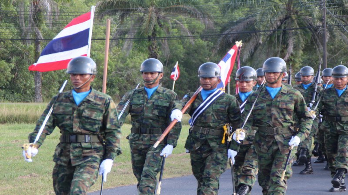 ทัพเรือภาคที่ 3 โชว์ศักยภาพทางทหาร พร้อมพิธีกระทำสัตย์ปฏิญาณตนต่อธงชัยเฉลิมพล และสวนสนามเนื่องในวันกองทัพไทย
