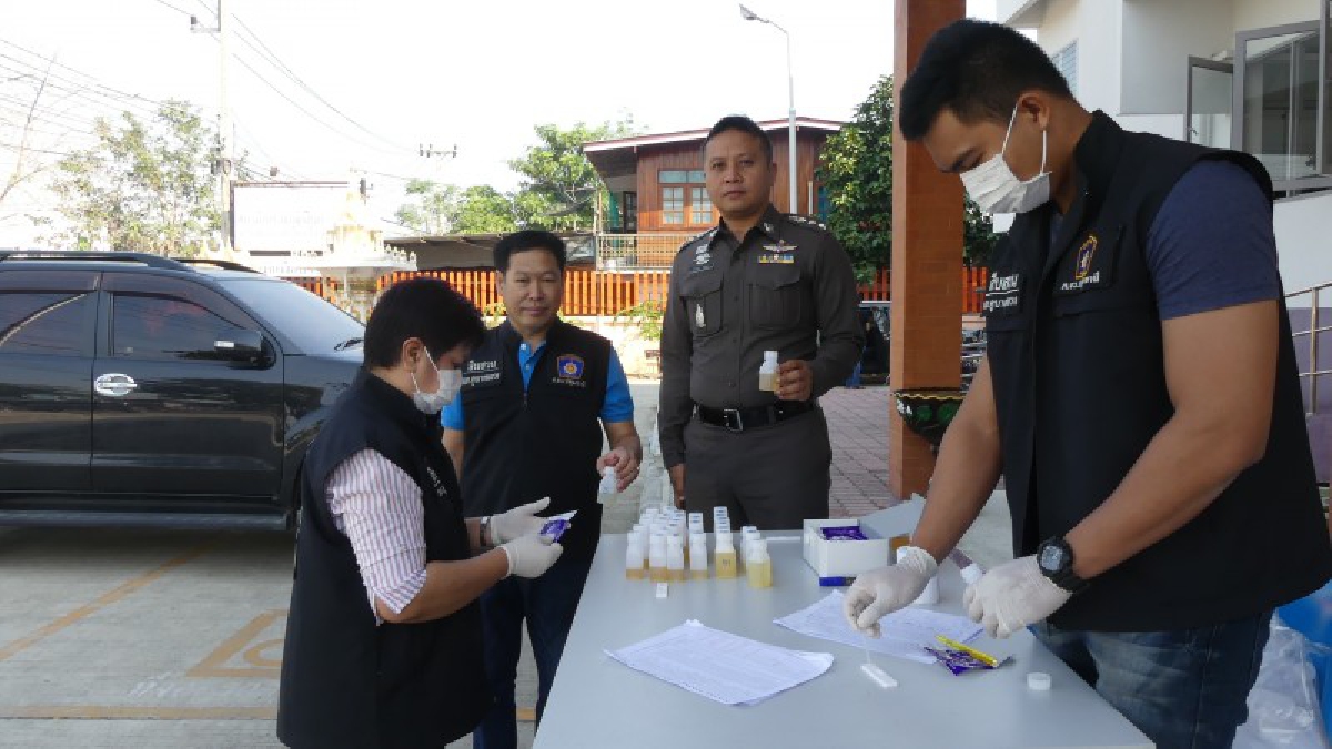 **ปทุมธานี โรงพักเข้าโครงการตำรวจสีขาวจับตำรวจตรวจฉี่หาสารเสพติด