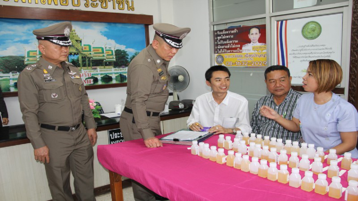 ไม่มีสีม่วง!!รอง ผบ.ตร.ลงพื้นที่กรุงเก่าติดตามผลการตรวจสอบสารเสพติดในร่างกายของเจ้าหน้าที่ตำรวจภูธรภาค 1 กว่า1หมื่นรายไม่พบฉี่ม่วง(มีคลิป)