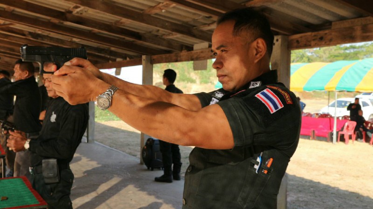 ยิงกันสนั่นทั้งภูธรจังหวัด!! ตำรวจภูธรจังหวัดยโสธรได้ทำการฝึกทบทวนการยิงปืนทางยุทธวิธี และการใช้อาวุธพิเศษ เพื่อพัฒนาขีดความสามารถ!??