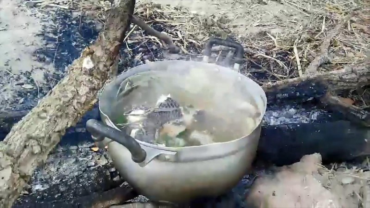 สุดแซ่บ!! ภัตตาคารบ้านทุ่ง ต้มยำปลาช่อนโบราณ รสชาติแบบต้นตำรับดั้งเดิม ของชาวกูย  (ชมคลิป)