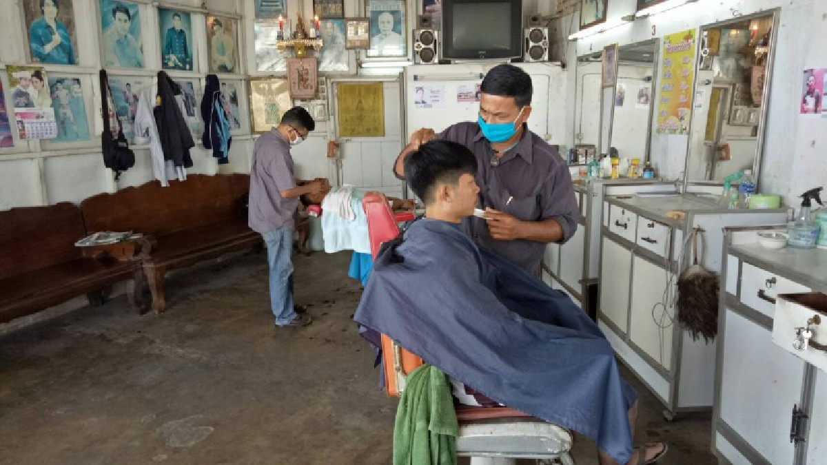 เกิดมาเพื่อฆ่านักร้อง!?พบหนุ่มช่างตัดผมแต่งเพลงลูกทุ่งกว่า70 เพลง-ร้องเพลงกกล่อมลูกค้าเสียงปิ๊ง