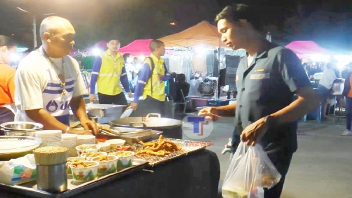 สูตรเด็ดพารวย!?ผู้ช่วยกำนัน พบสูตรเด็ดน้ำจิ้มสามรส ราดบนปลาไข่ ทอดขายตลาดนัด สร้างรายได้วันละ ห้าพัน ส่งลูกสาวเรียนหนังสือ