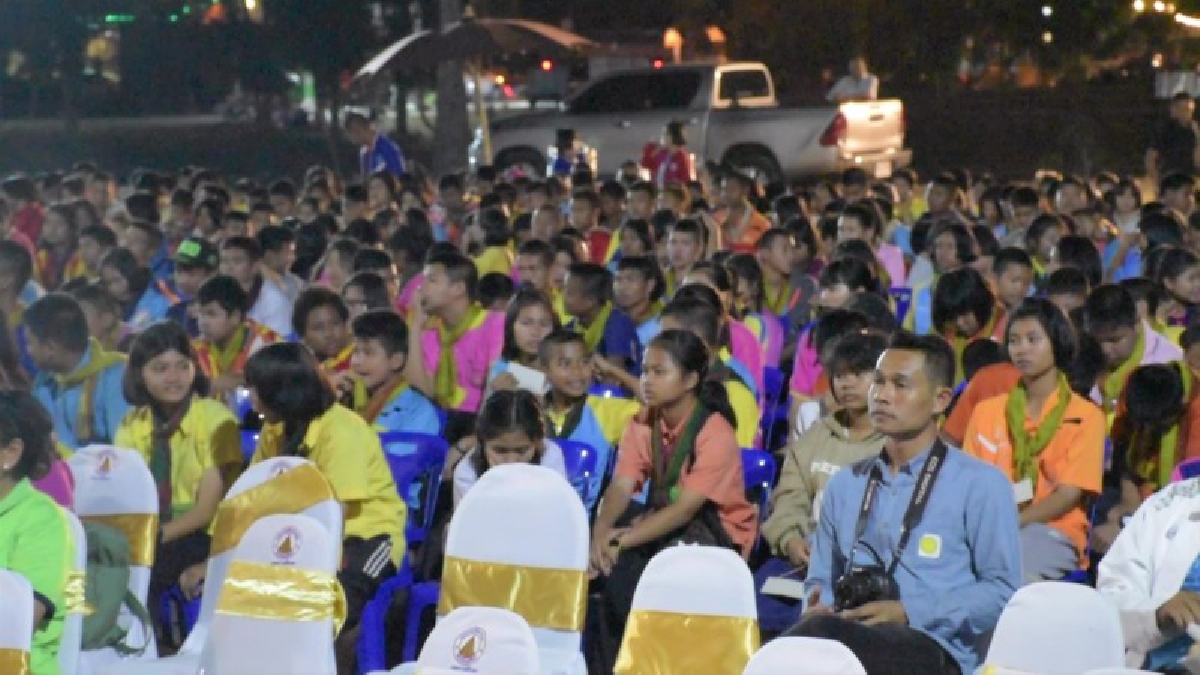 บุรีรัมย์..! อปท.อีสาน นำเยาวชนเข้าค่าย หวังปลุกจิตสำนึกต่อบ้านเมือง (ชมคลิป)