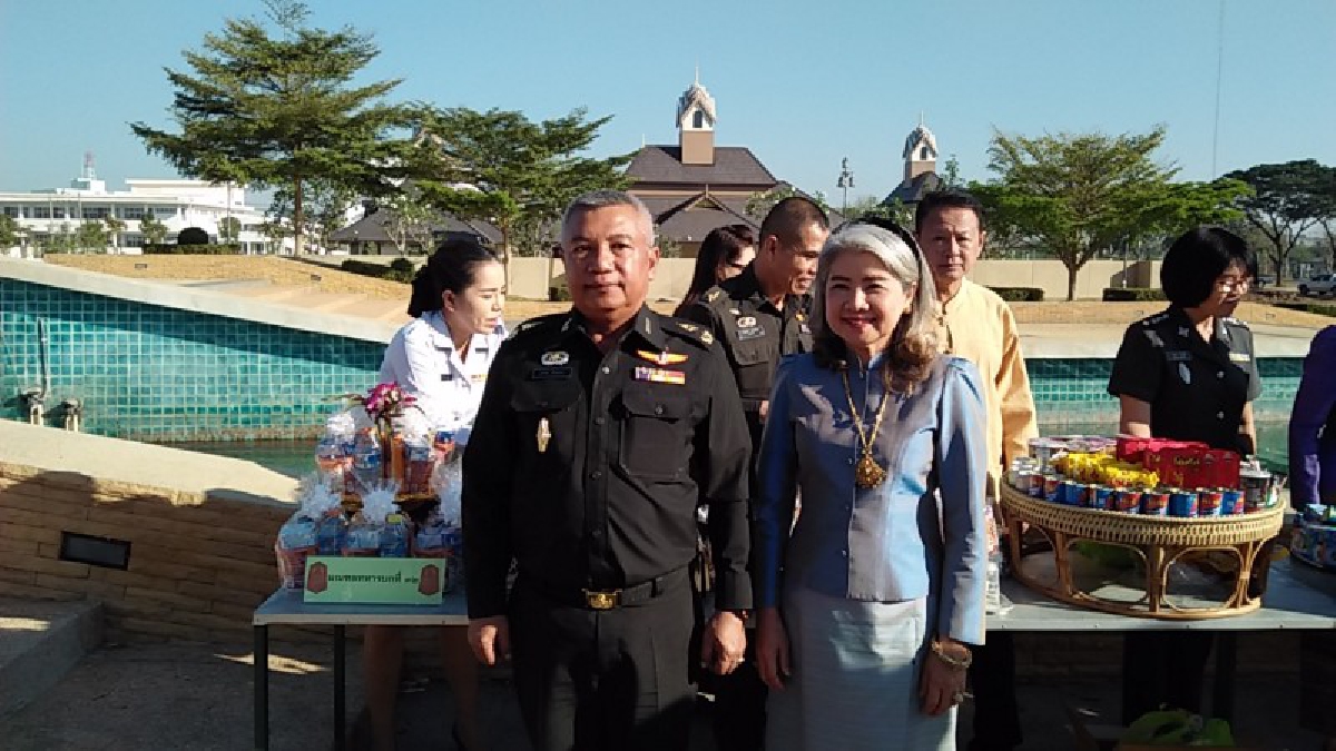 ไม่มีท่านไม่มีไทย คนไทยรำลึก"วันยุทธหัตถี" มทบ.32 นำข้าราชการทหารตำรวจฯร่วมพิธียิ่งใหญ่.(ชมคลิป)