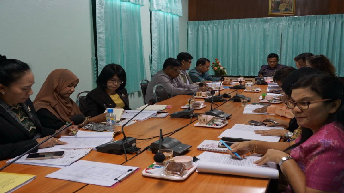เขตพื้นที่การศึกษามัธยมศึกษา เขต 15 ( นราธิวาส ) ประชุมเตรียมรับนักเรียนโรงเรียนในสังกัดในปีการศึกษา 2561