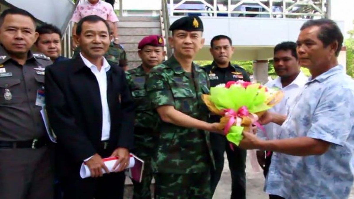 ชาวบ้านเฮไม่สุด !จนท.ประชุมสรุปข้อพิพาทที่ดินในลุ่มปากน้ำสิชลออกเอกสารสิทธิ์ 73 ไร่ทับป่าชายเลนแค่ 20 ไร่-เตรียมส่ง กบร.พิจารณาเพิกถอน(คลิป)