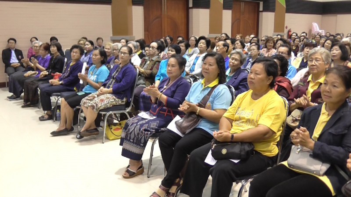 ผู้สูงวัยไม่เหงา..!! เทศบาลเมืองหนองคาย ส่งเสริมกิจกรรมผู้สูงวัย ดูงานชมรมผู้สูงวัยในภาคอีสานและภาคเหนือ (ชมคลิป)