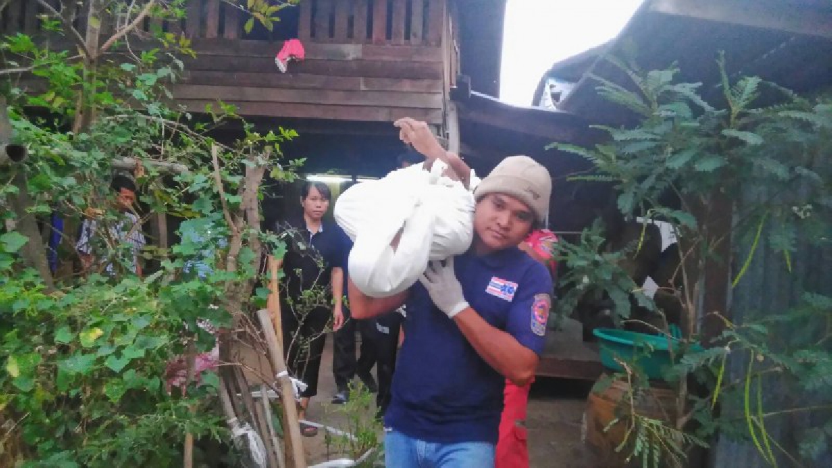 สลด ! ผู้เฒ่าเมืองโคราชวัย 86 ป่วยโรคซึมเศร้า ผูกคอตัวเองดับคาบ้าน (คลิป)