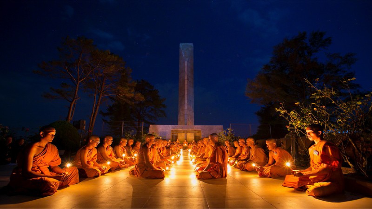 วัดเขาค้อจัดกิจกรรม "วันแห่งความรัก" ออกบวชให้คนที่คุณรัก