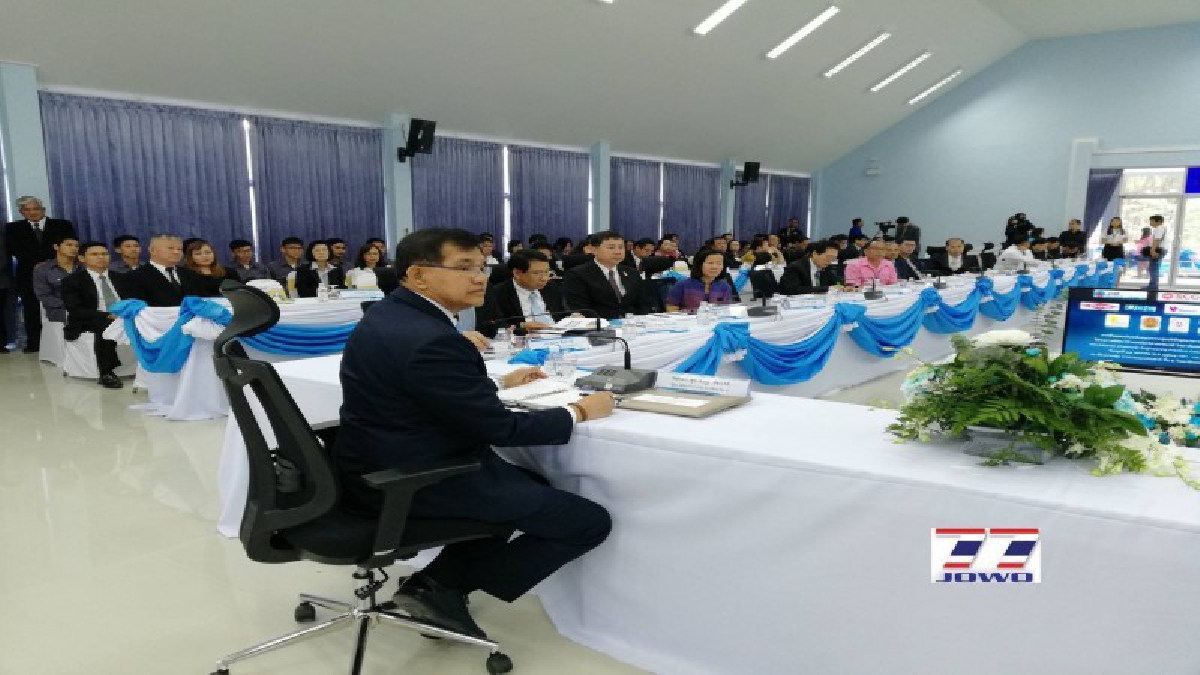 รัฐมนตรีช่วยว่าการกระทรวงศึกษาธิการ เปิดศูนย์ประสานงานการผลิตพัฒนากำลังคนอาชีวศึกษาเขตพัฒนาพิเศษระยอง  ที่วิทยาลัยเทคนิคมาบตาพุด