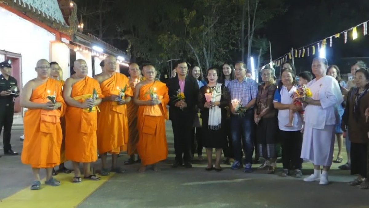เจ้าหญิงกัมพูชาได้ใจชาวสุโขทัย ร่วมงานวัดไหว้พระ เวียนเทียน