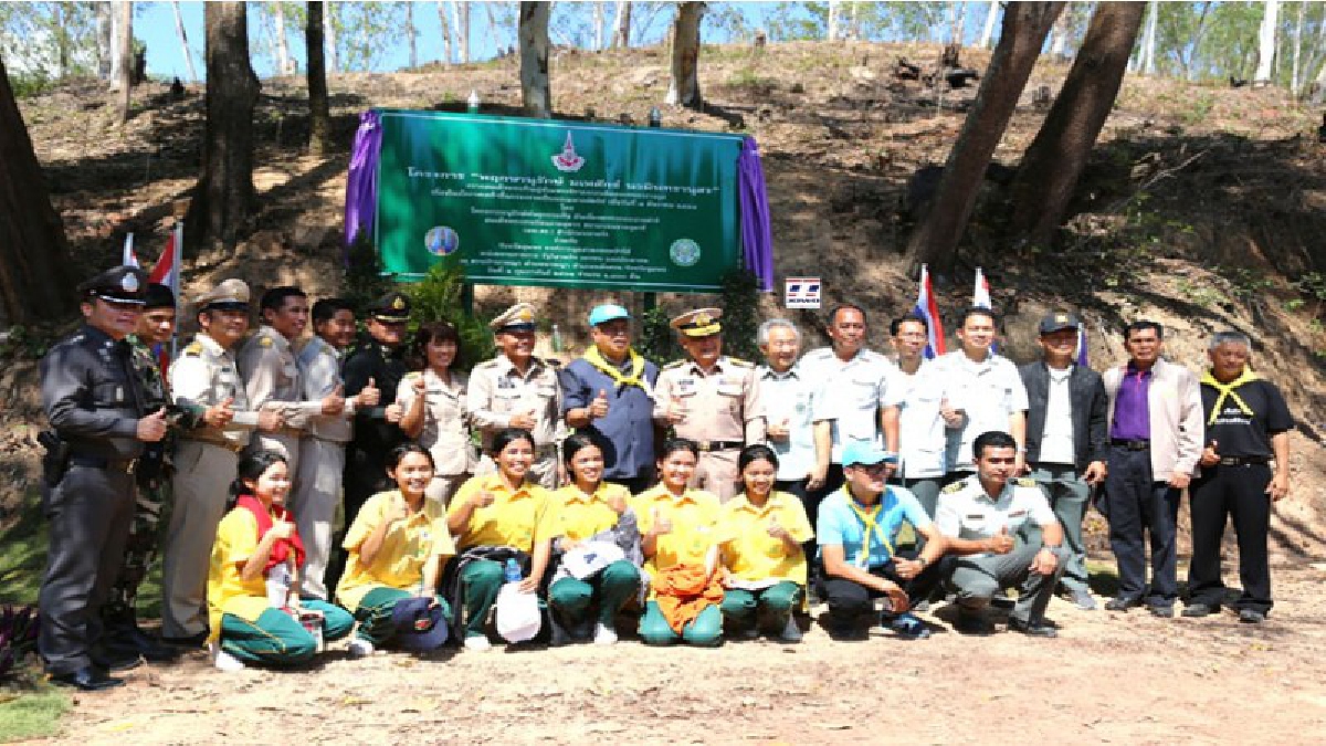 ทหารเรือร่วมกับจังหวัดชุมพร พลิกฟื้นผืนป่าภูเขาโล้น “พฤกษานุรักษ์ มเหสักข์ นวมินทรานุสรณ์” ฉลองครองราชย์(มีคลิป)