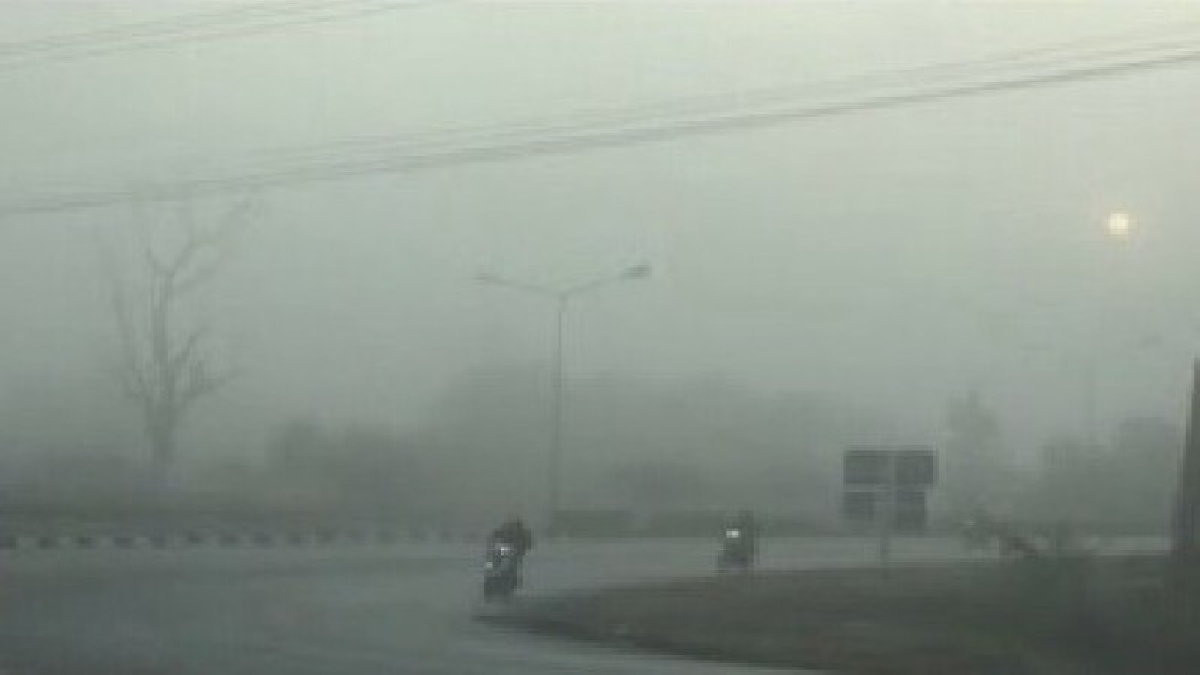 หนาวจนตัวสั่น!?? ลำปางอุณหภูมิยังคงลดลงอย่างต่อเนื่อง และล่าสุดตัวเมืองลำปางอากาศเย็นสบาย 17 องศา..!!
