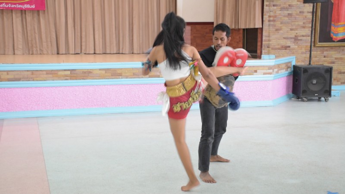 สุดฮือฮา..!! ไปดูนางงามงานกาชาดบุรีรัมย์ แสดงความสามารถที่ไม่เหมือนใคร (ชมคลิป)