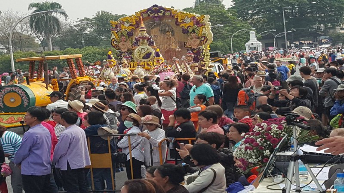 อลังการ..! นักท่องเที่ยวเรือนแสนแห่ชมบนรถบุปผาชาติสวยงามงานมหกรรมไม้ดอกไม้ประดับ