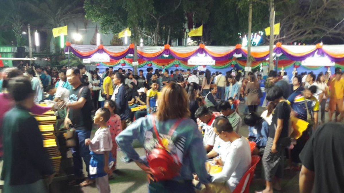 ประวัติศาสตร์งานวัดเขาตะแบก !! ประชาชนทั่วทุกทิศ หลั่งไหลสู่งานปิดทององค์พระพุทธโสธร(จำลอง)ดั่งสายน้ำ นับพัน แน่นวัด(ชมคลิป)