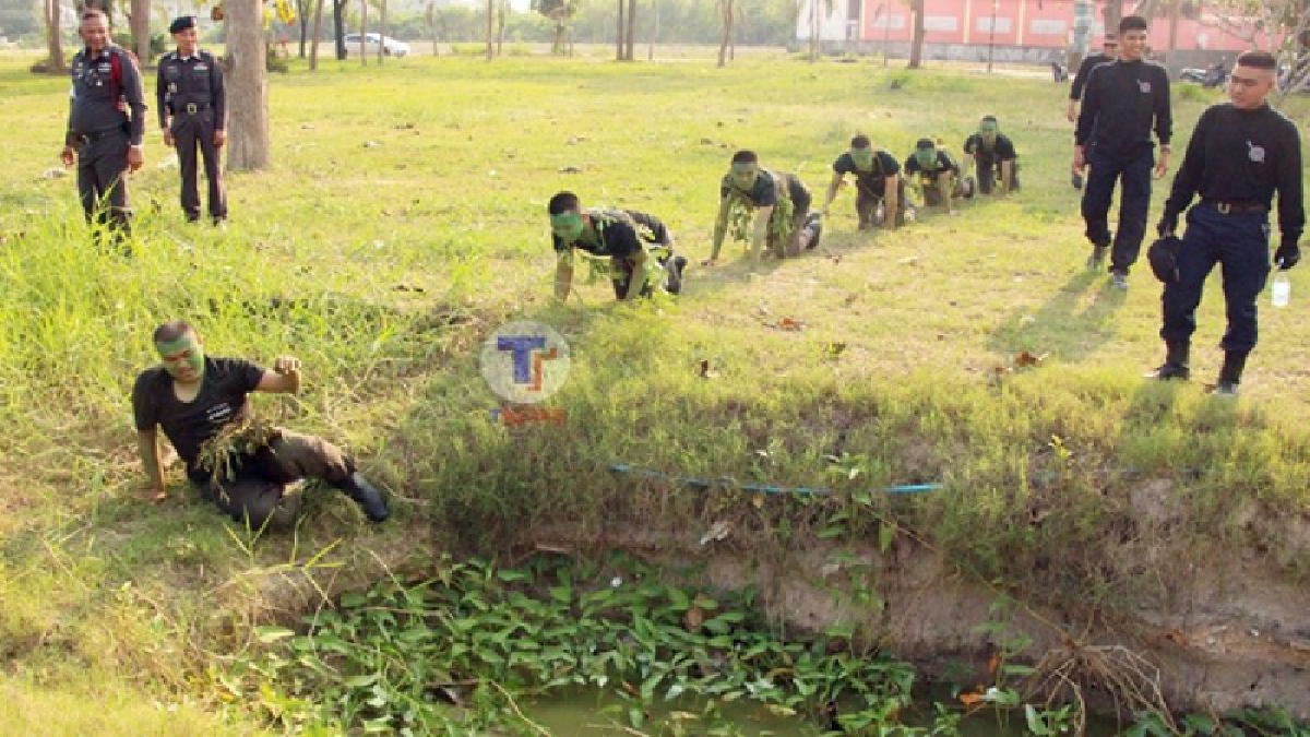 ไม่โหดแต่ฮา!! ตำรวจโรงพักบ้านฉาง  รับน้องตำรวจใหม่  เพื่อเชื่อมความสัมพันธ์กับรุ่นพี่(มีคลิป)
