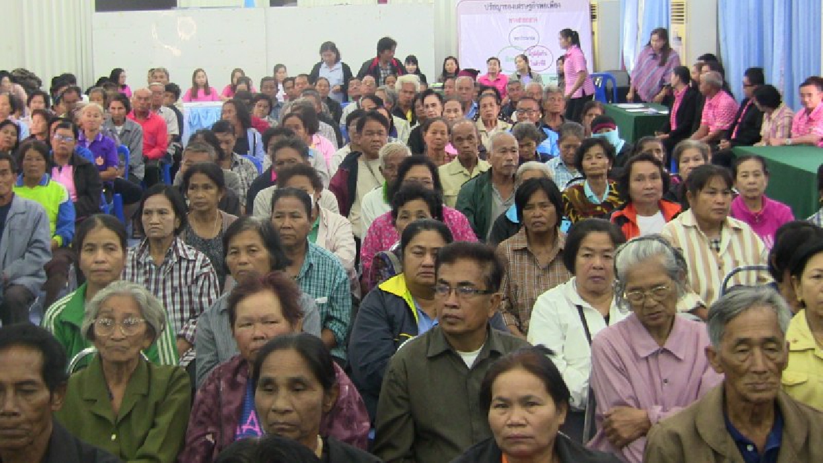 อ่างทอง เปิดโครงการส่งเสริมคุณค่าผู้สูงอายุ “ศาสตร์พระราชากับคนชรายุค 4.0