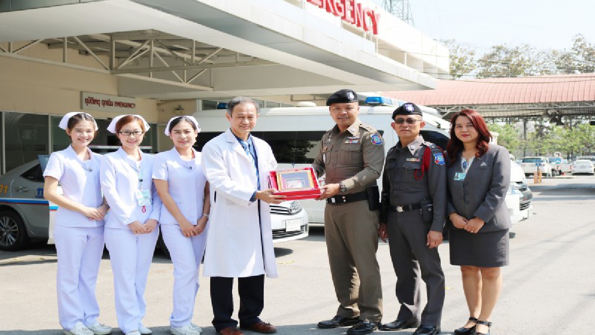 โรงพยาบาลลานนา สนับสนุนมอบชุดปฐมพยาบาลเบื้องต้น และชุดยาสามัญประจำบ้าน ให้กับตำรวจท่องเที่ยวเชียงใหม่