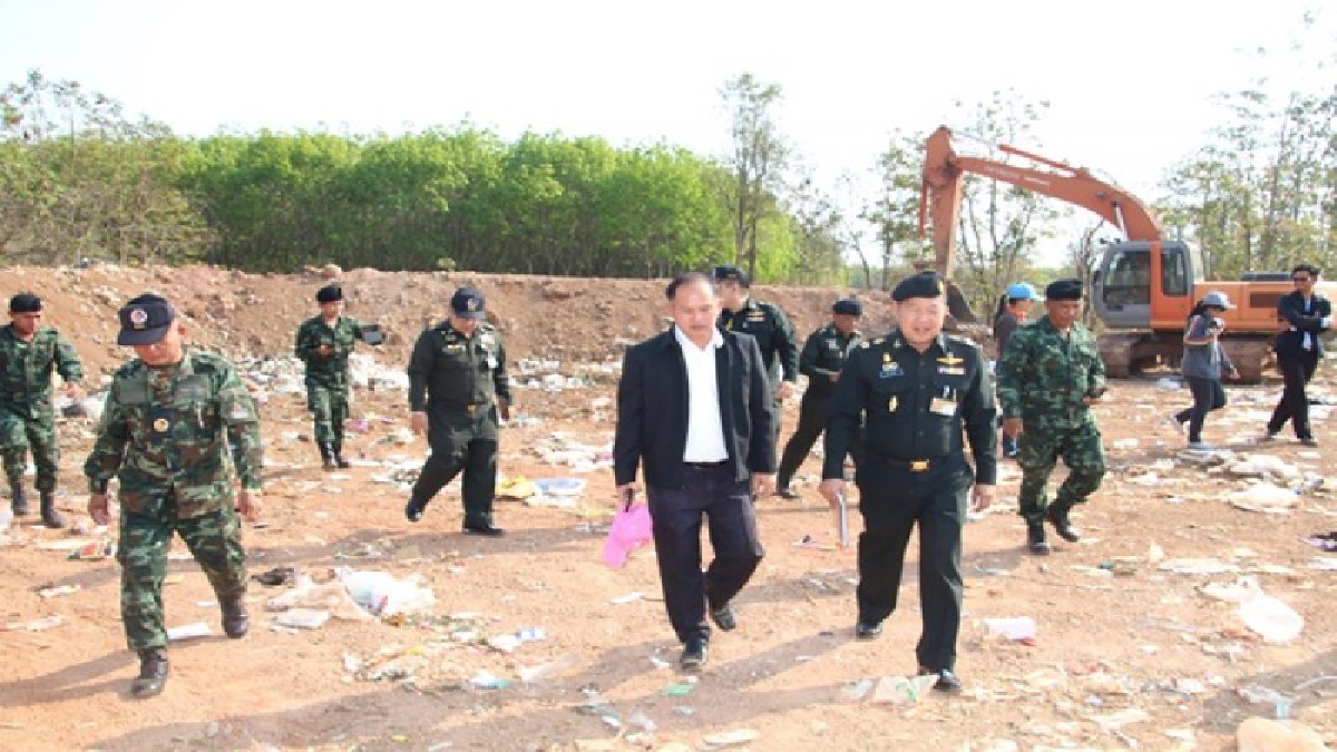 คสช.สั่งตรวจสอบบ่อขยะ ทต.นาแก งบ 72 ล้าน ปล่อยร้าง สร้างมลพิษชุมชน (มีคลิป)