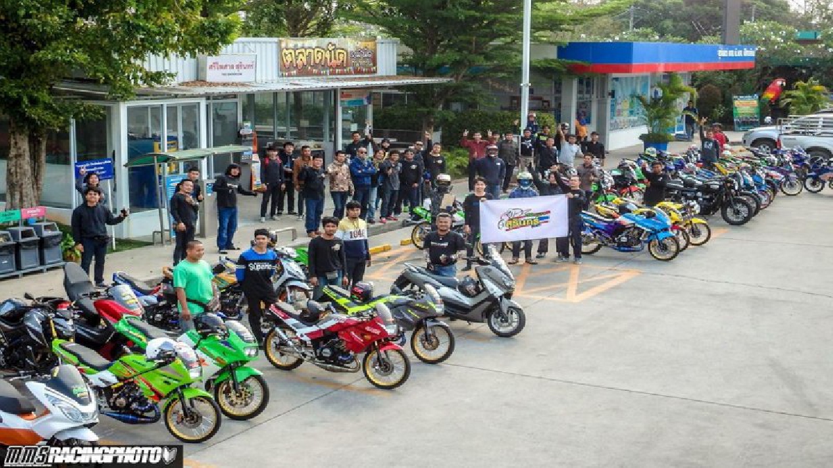 ขอให้เจริญๆนะพ่อคุณ!! สุดตื้นตัน คุณตา คุณยาย ซึ้งน้ำใจ กลุ่มสองล้อสายบุญ กว่า 200 คัน รุดช่วยเหลือหลังไฟไฟไหม้บ้านวอดทั้งหลัง