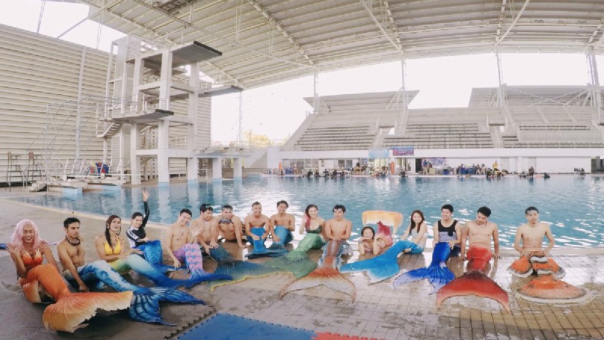 กิจกรรสุดแปลก...!?? ชาวเงือกทั่วประเทศไทยใส่หาง รวมตัวกันว่ายน้ำเล่น