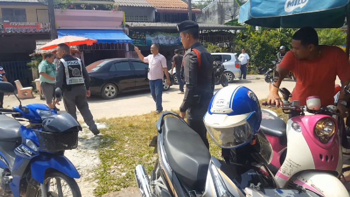 ตำรวจ 3 หน่วยบุกจับบ่อนโปปั่นชานเมืองหาดใหญ่ เปิดร้านส้มตำบังหน้า รวบนักพนันทั้งชายหญิงได้ 9 คน บางส่วนวิ่งฝ่าวงล้อมหลบหนีไปได้ (คลิป)