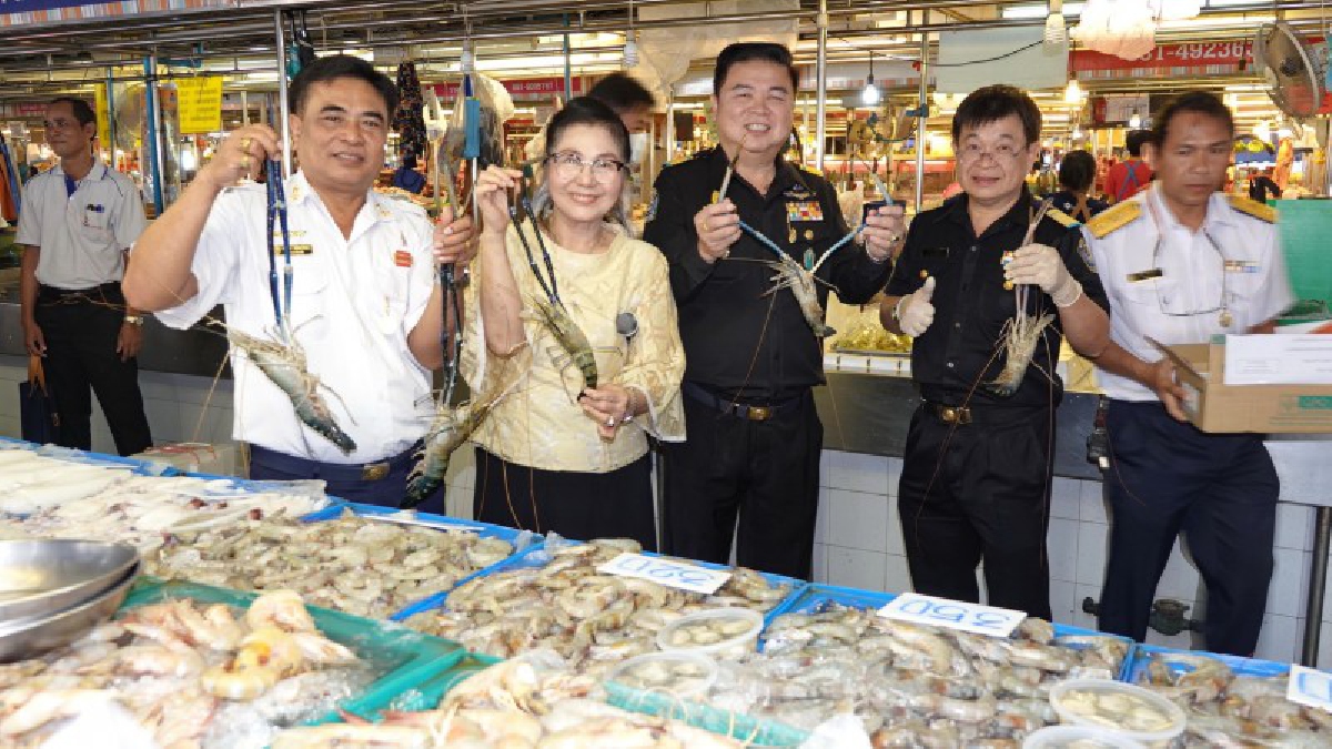 ปทุมธานี..!! กระทรวงเกษตรฯ ลุยตรวจตลาดสดรังสิต รับตรุษจีนสร้างความมั่นใจผู้บริโภค